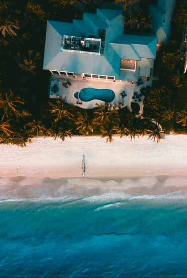 Mansion + beach